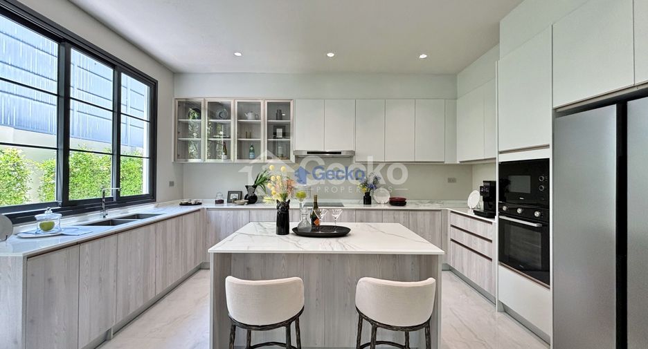 For sale 4 bedrooms house in Bang Lamung, Chonburi