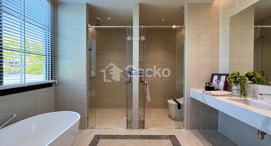 For sale 4 bedrooms house in Bang Lamung, Chonburi