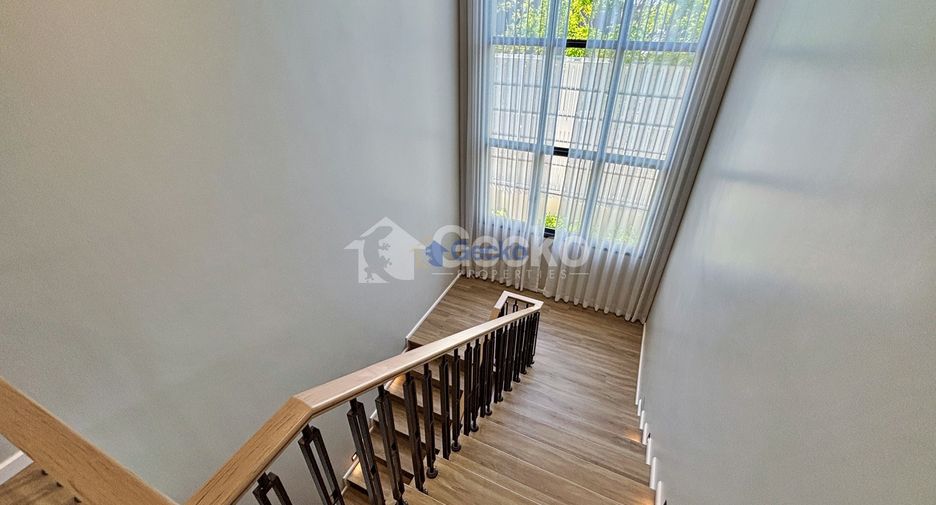 For sale 4 bedrooms house in Bang Lamung, Chonburi