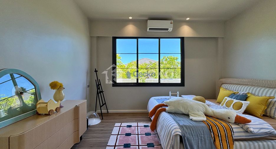 For sale 4 bedrooms house in Bang Lamung, Chonburi
