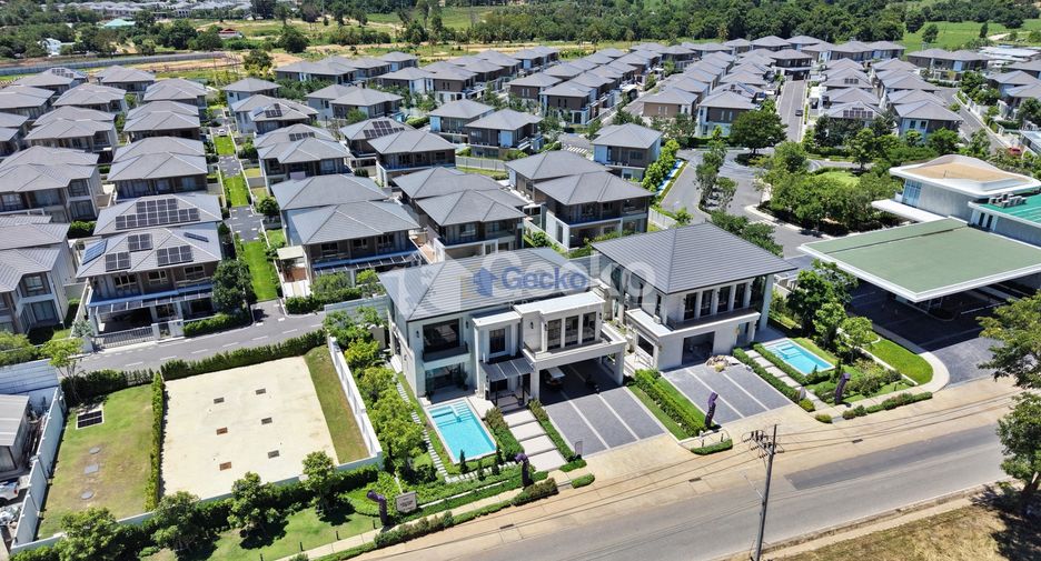For sale 4 bedrooms house in Bang Lamung, Chonburi