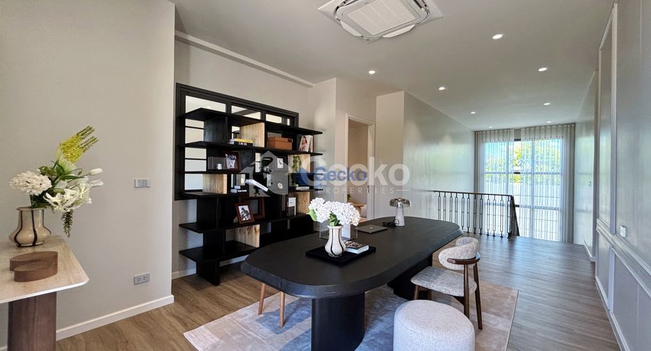 For sale 4 bedrooms house in Bang Lamung, Chonburi