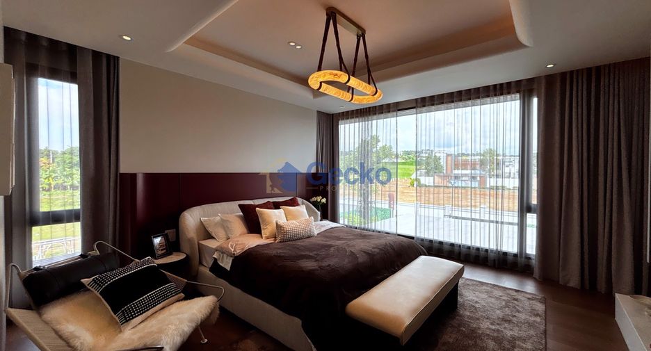 For sale 4 bedrooms house in East Pattaya, Pattaya