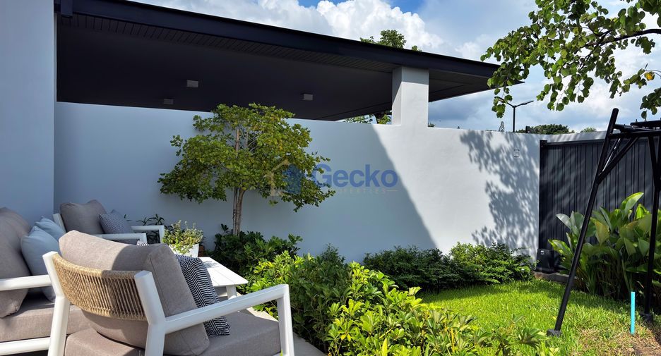 For sale 4 bedrooms house in East Pattaya, Pattaya