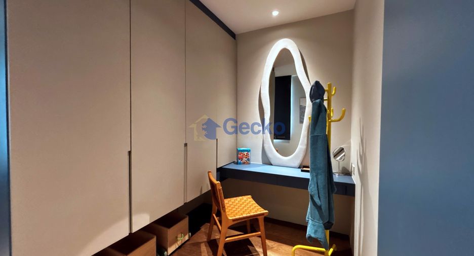 For sale 4 bedrooms house in East Pattaya, Pattaya