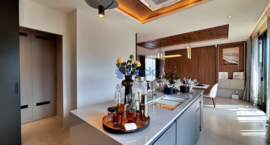 For sale 4 bedrooms house in East Pattaya, Pattaya