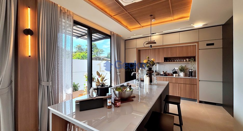 For sale 4 bedrooms house in East Pattaya, Pattaya