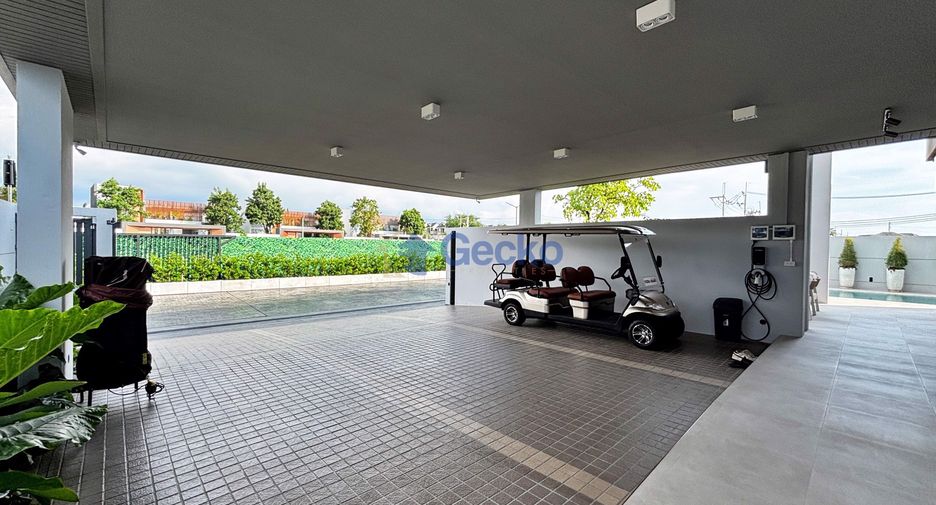 For sale 4 bedrooms house in East Pattaya, Pattaya