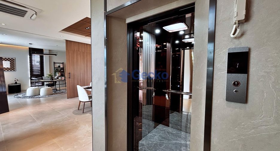 For sale 4 bedrooms house in East Pattaya, Pattaya