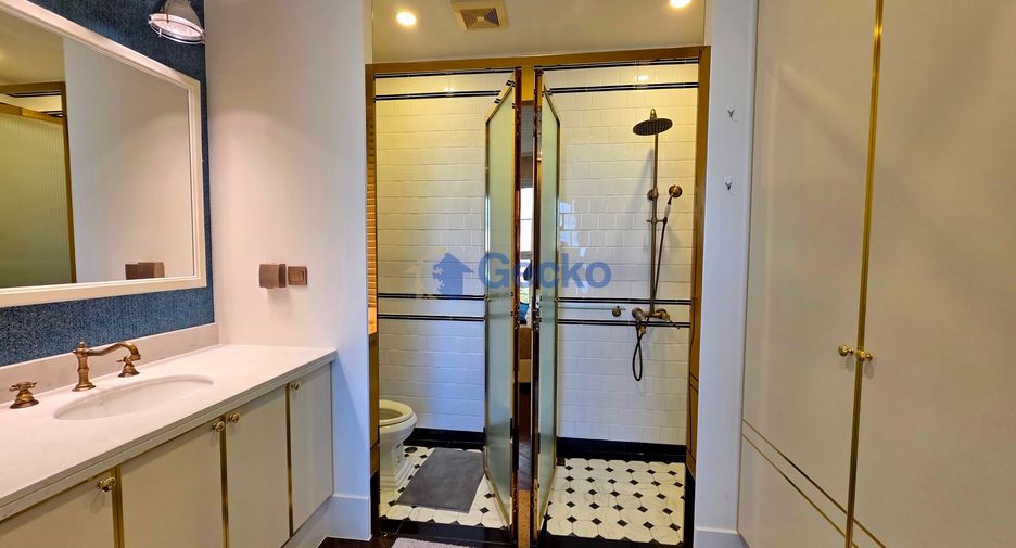 For rent 2 bedrooms condo in Sattahip, Chonburi