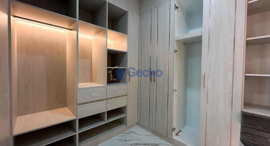 For sale 3 bedrooms house in East Pattaya, Pattaya