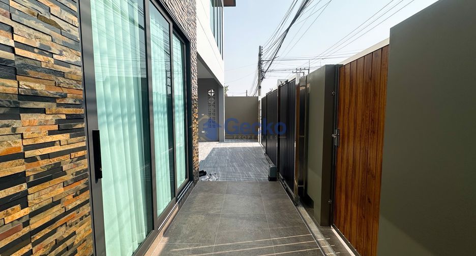 For sale 3 bedrooms house in East Pattaya, Pattaya