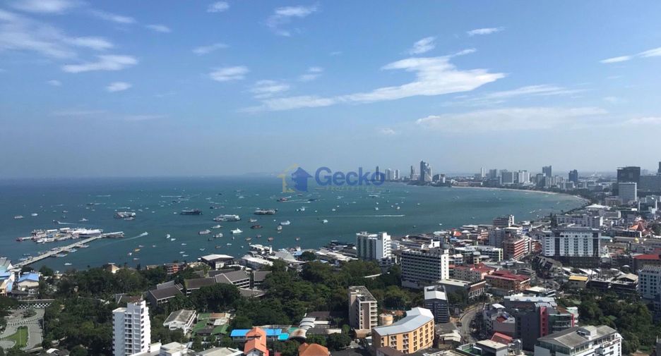For rent 2 bedrooms condo in Pratumnak, Pattaya