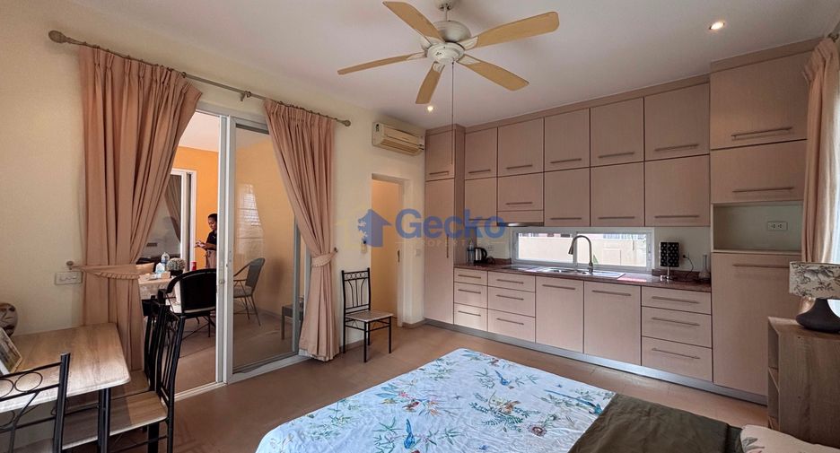 Casa en alquiler de 8 habitaciones en East Pattaya, Pattaya