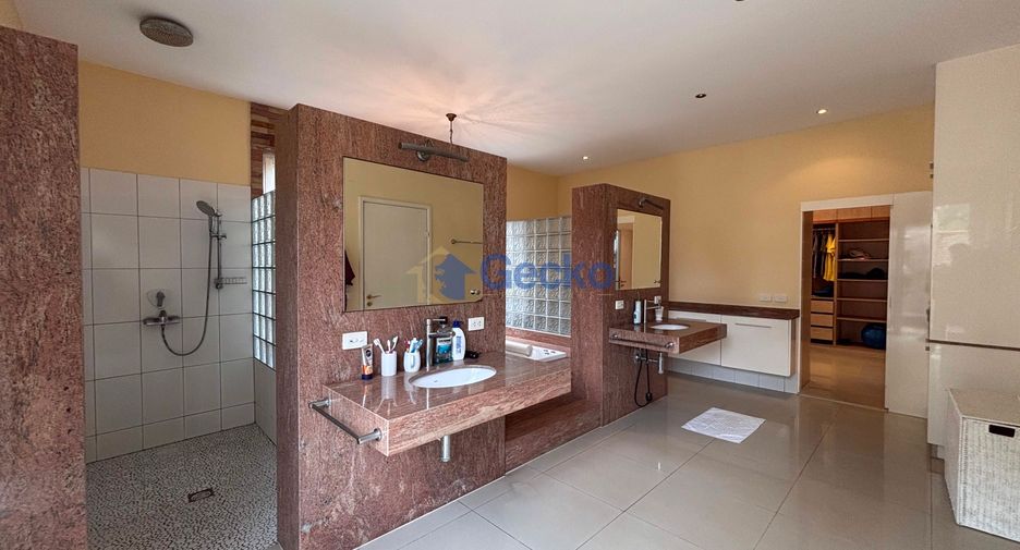 Casa en alquiler de 8 habitaciones en East Pattaya, Pattaya