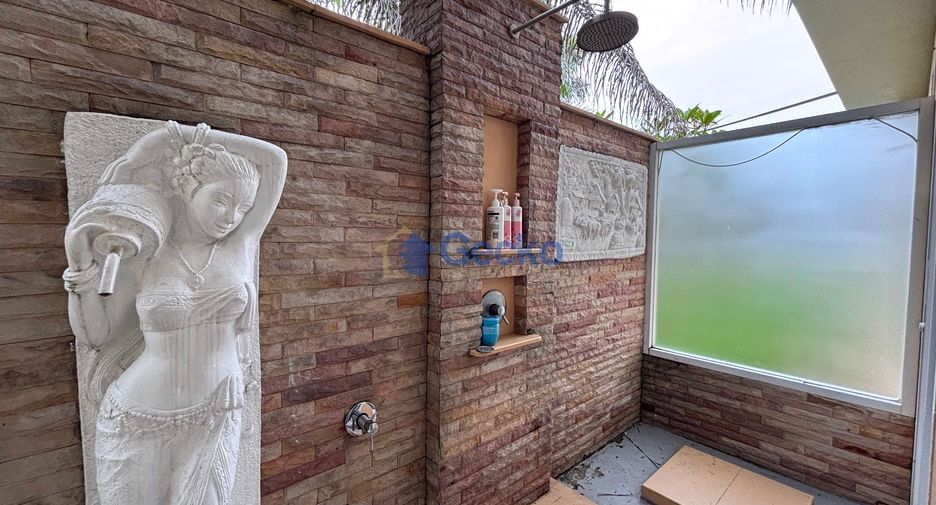 Casa en alquiler de 8 habitaciones en East Pattaya, Pattaya