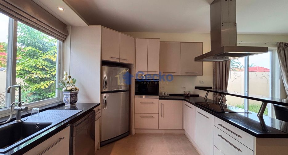 Casa en alquiler de 8 habitaciones en East Pattaya, Pattaya