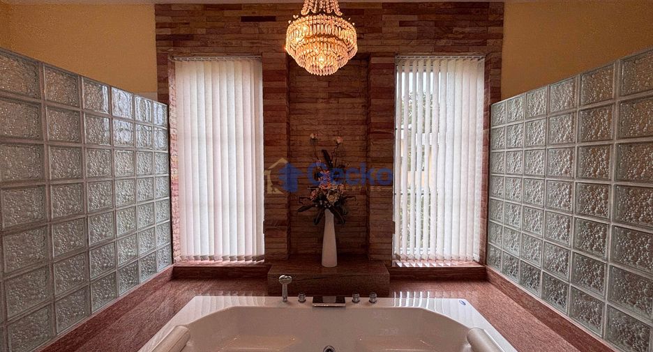 Casa en alquiler de 8 habitaciones en East Pattaya, Pattaya