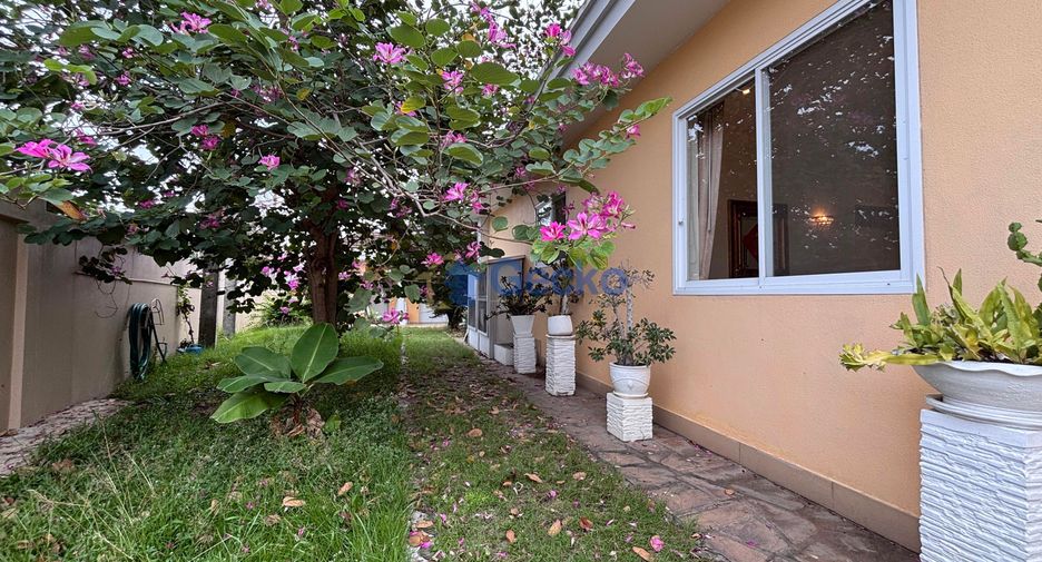 Casa en alquiler de 8 habitaciones en East Pattaya, Pattaya