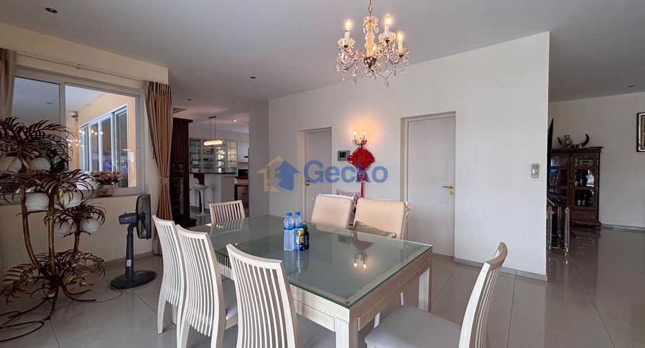 Casa en alquiler de 8 habitaciones en East Pattaya, Pattaya
