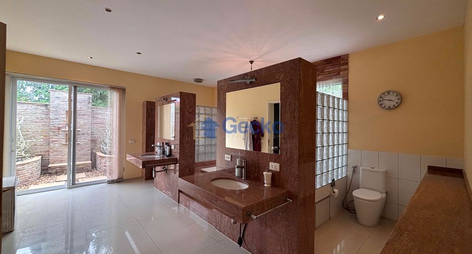 Casa en alquiler de 8 habitaciones en East Pattaya, Pattaya