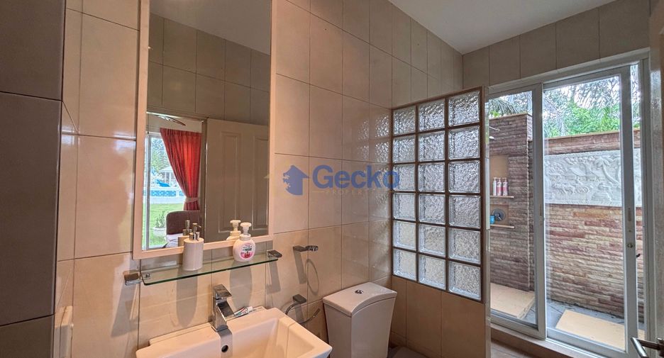 Casa en alquiler de 8 habitaciones en East Pattaya, Pattaya
