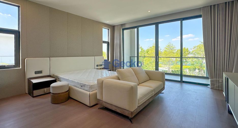 For sale 4 bedrooms house in Huay Yai, Pattaya