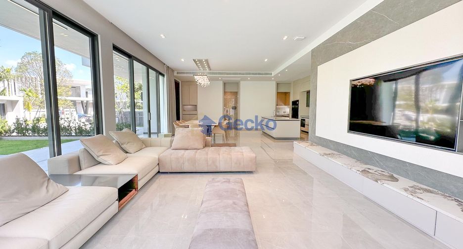 For sale 4 bedrooms house in Huay Yai, Pattaya
