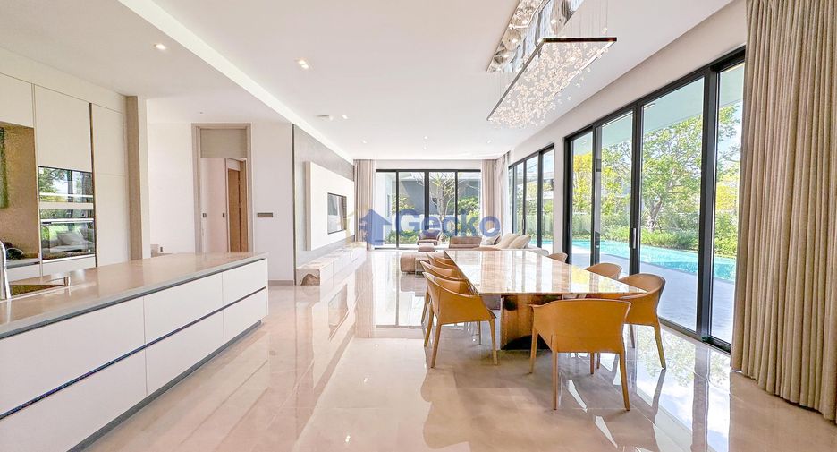 For sale 4 bedrooms house in Huay Yai, Pattaya