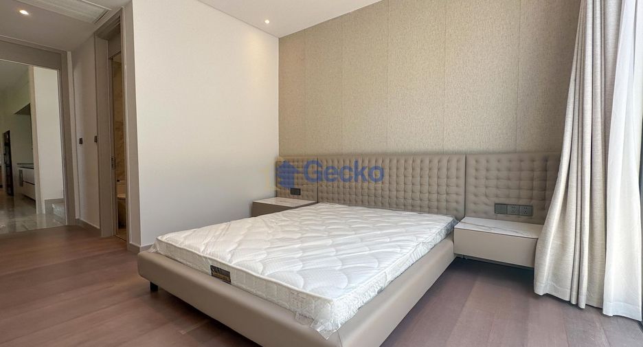 For sale 4 bedrooms house in Huay Yai, Pattaya
