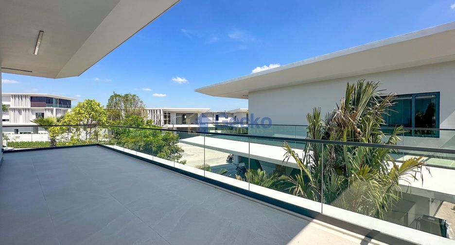 For sale 4 bedrooms house in Huay Yai, Pattaya