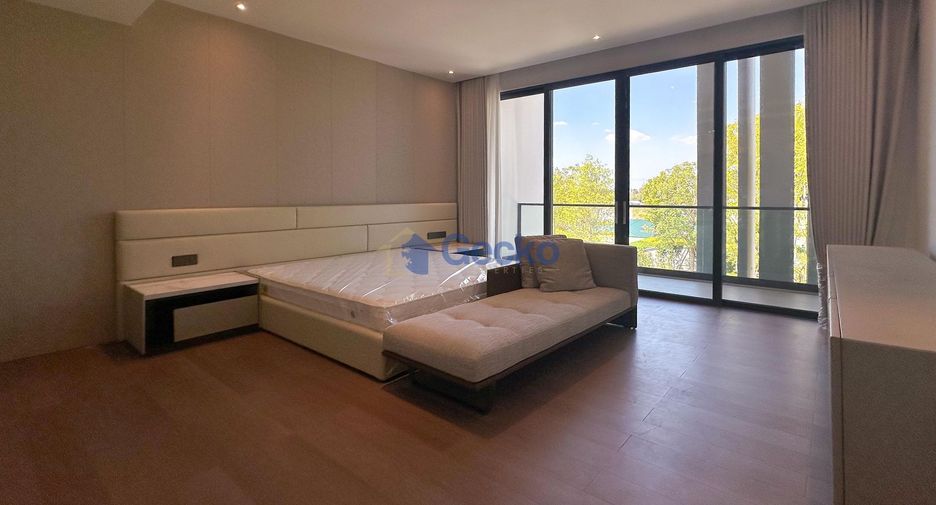 For sale 4 bedrooms house in Huay Yai, Pattaya