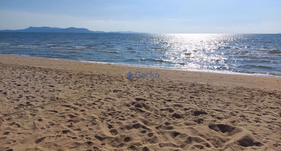 For rent 3 bedrooms condo in Sattahip, Chonburi