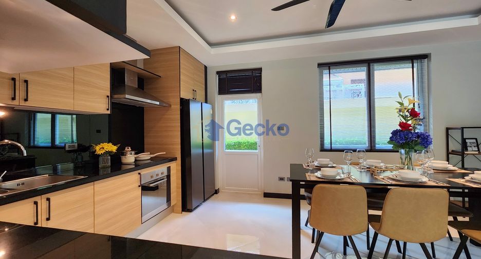 For sale 4 bedrooms house in East Pattaya, Pattaya