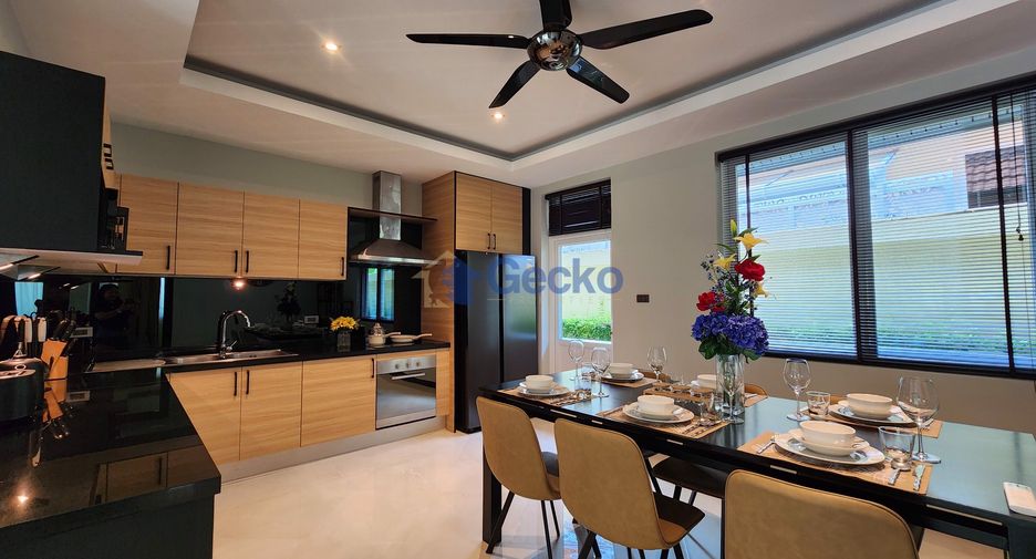 For sale 4 bedrooms house in East Pattaya, Pattaya