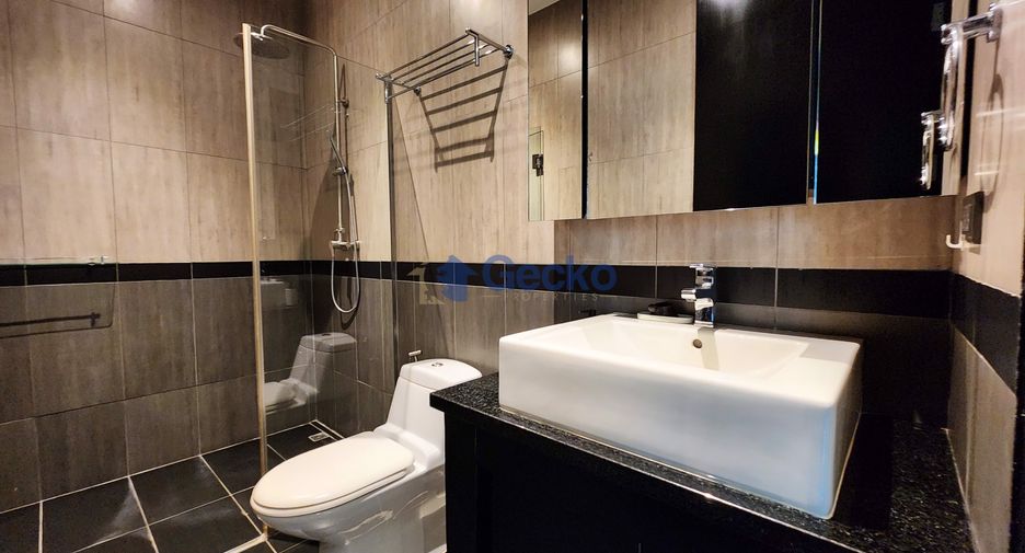 For sale 4 bedrooms house in East Pattaya, Pattaya