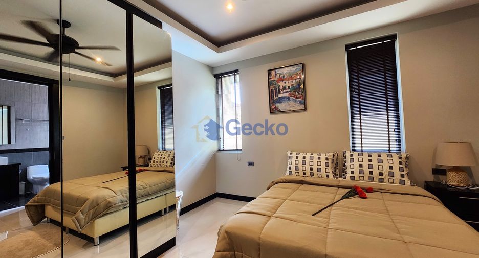 For sale 4 bedrooms house in East Pattaya, Pattaya