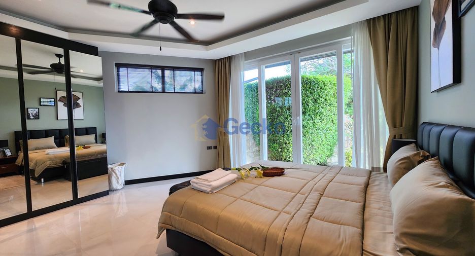 For sale 4 bedrooms house in East Pattaya, Pattaya