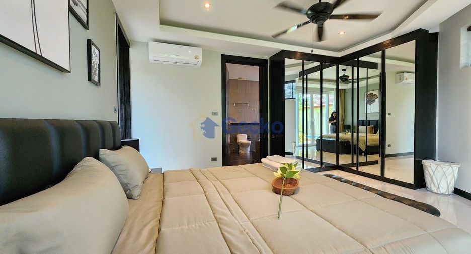 For sale 4 bedrooms house in East Pattaya, Pattaya