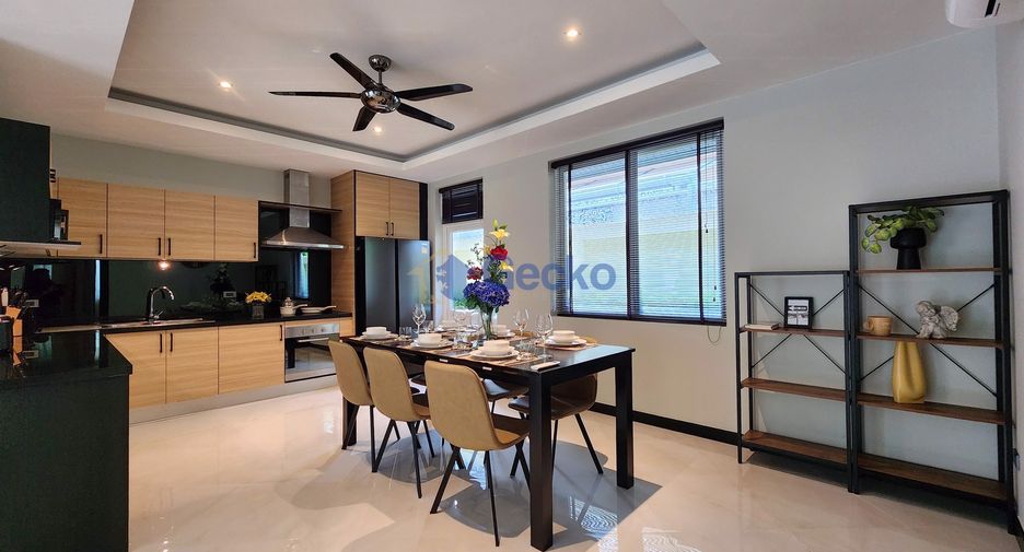 For sale 4 bedrooms house in East Pattaya, Pattaya