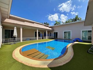 For rent and for sale 5 bedrooms house in Bang Lamung, Chonburi