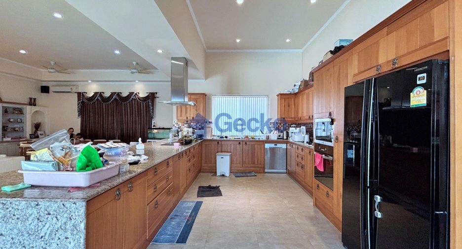 For rent and for sale 5 bedrooms house in East Pattaya, Pattaya