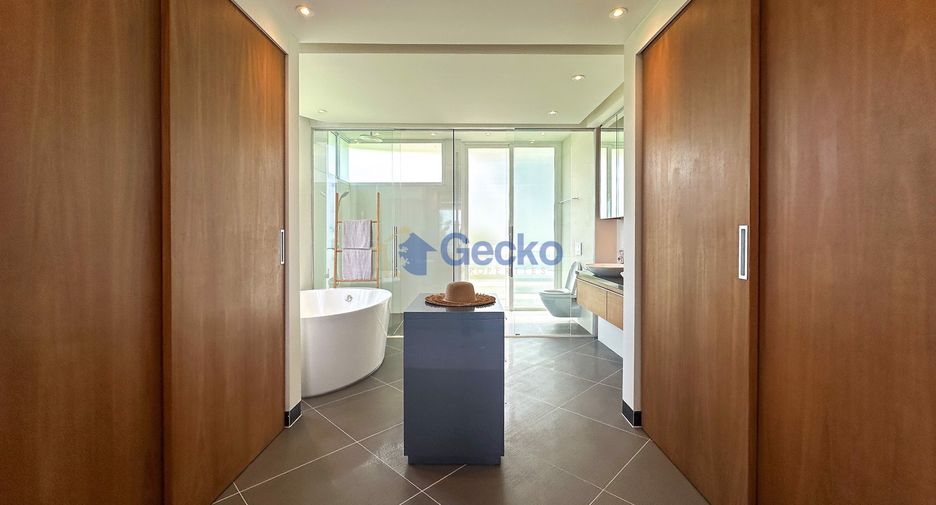 For rent and for sale 2 bedrooms condo in Sattahip, Chonburi