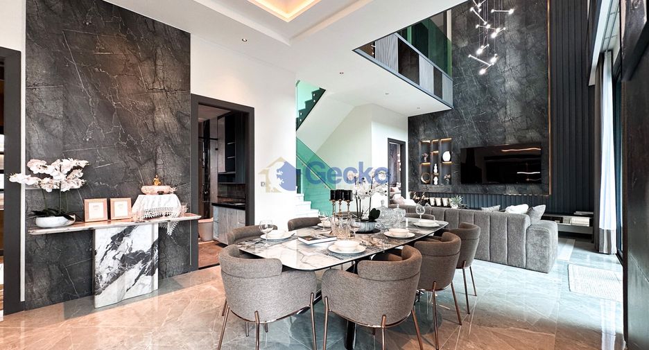 For sale 4 bedrooms house in East Pattaya, Pattaya