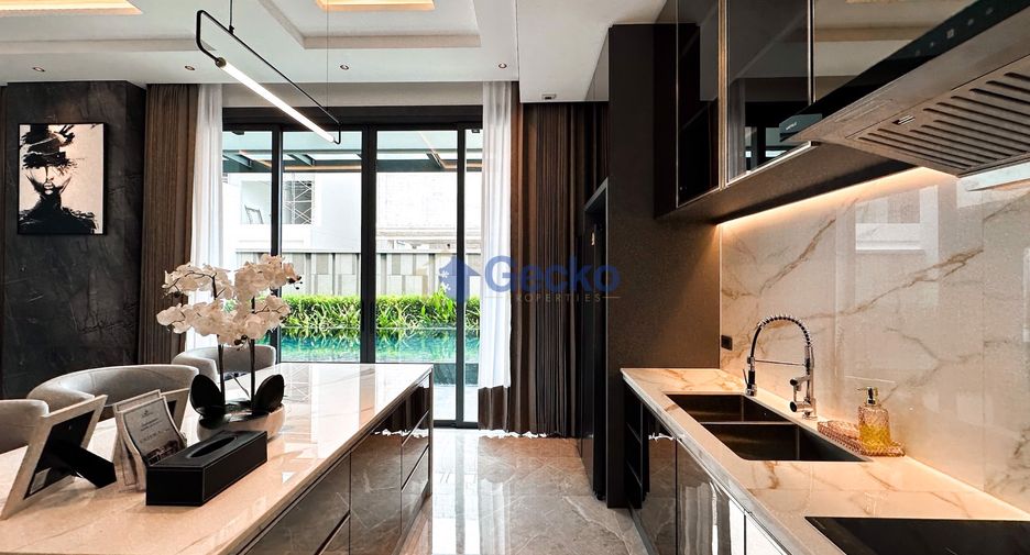 For sale 4 bedrooms house in East Pattaya, Pattaya
