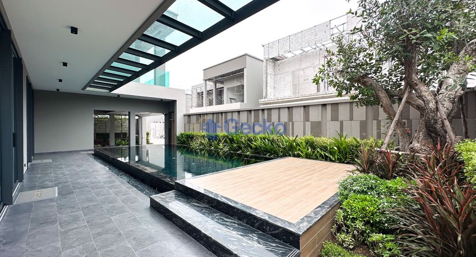 For sale 4 bedrooms house in East Pattaya, Pattaya