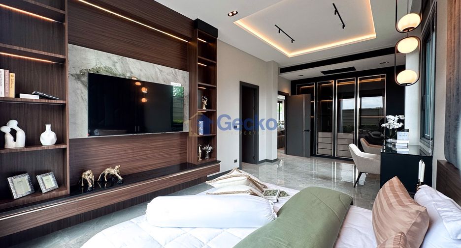 For sale 4 bedrooms house in East Pattaya, Pattaya