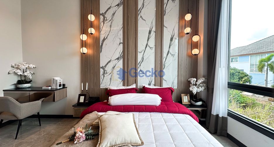 For sale 4 bedrooms house in East Pattaya, Pattaya