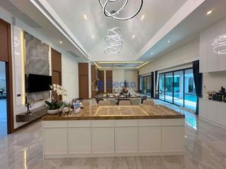 For sale 4 bedrooms house in Bang Lamung, Chonburi