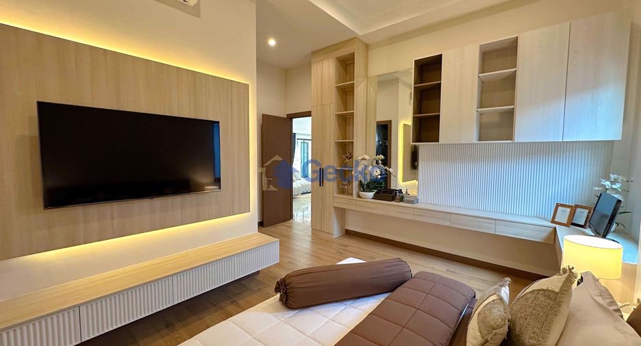 For sale 4 bedrooms house in East Pattaya, Pattaya